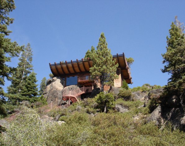 lake_tahoe_house_on_hill
